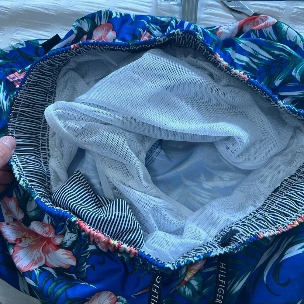 Men's Tommy Hilfiger Hawaiian Print Blue Floral Swim Trunks Size Small